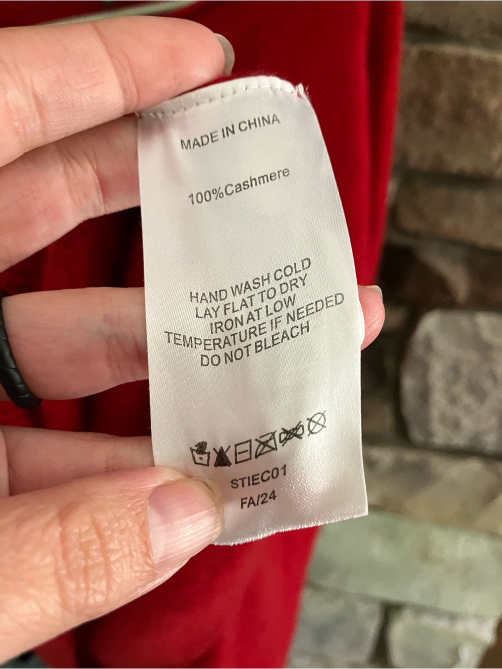 Quince Women’s Red  100% cashmere Crewneck Sweater - Picture 7 of 7